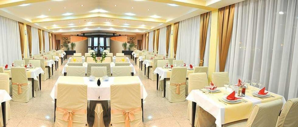 Lukavica Hotel Beograd - Yu מראה חיצוני תמונה