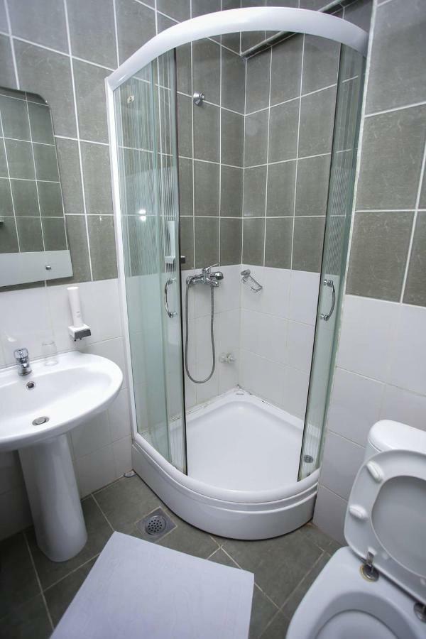 Lukavica Hotel Beograd - Yu מראה חיצוני תמונה