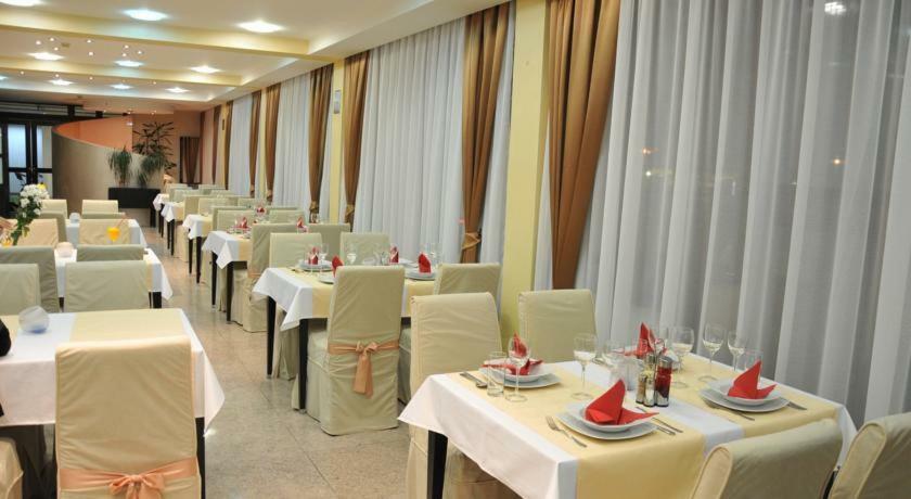 Lukavica Hotel Beograd - Yu מראה חיצוני תמונה